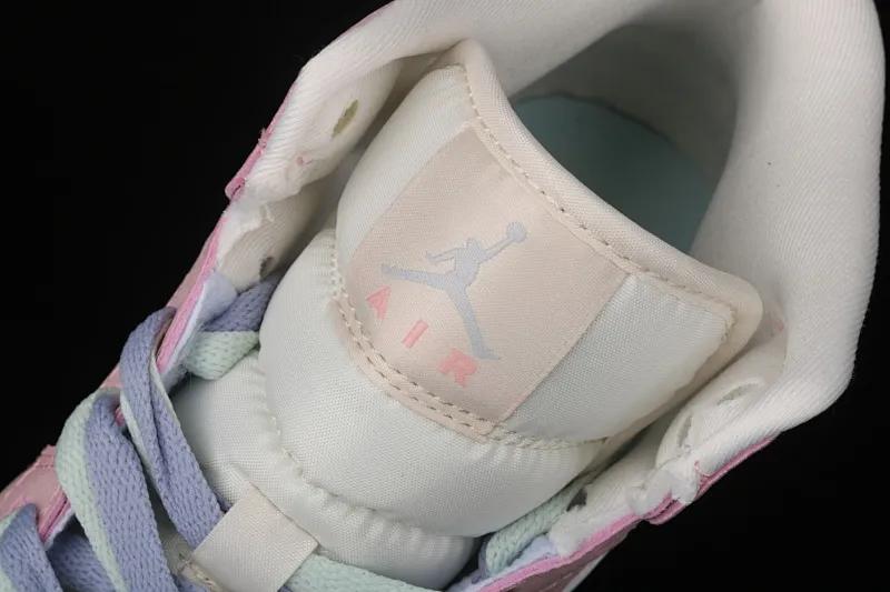 All categories Air Jordan Jordan series basketball shoes Air Jordan 1 Mid Air Jordan 1 Mid AJ1 Joe 1 mid-top goddess pink mandarin duck 555112-600
